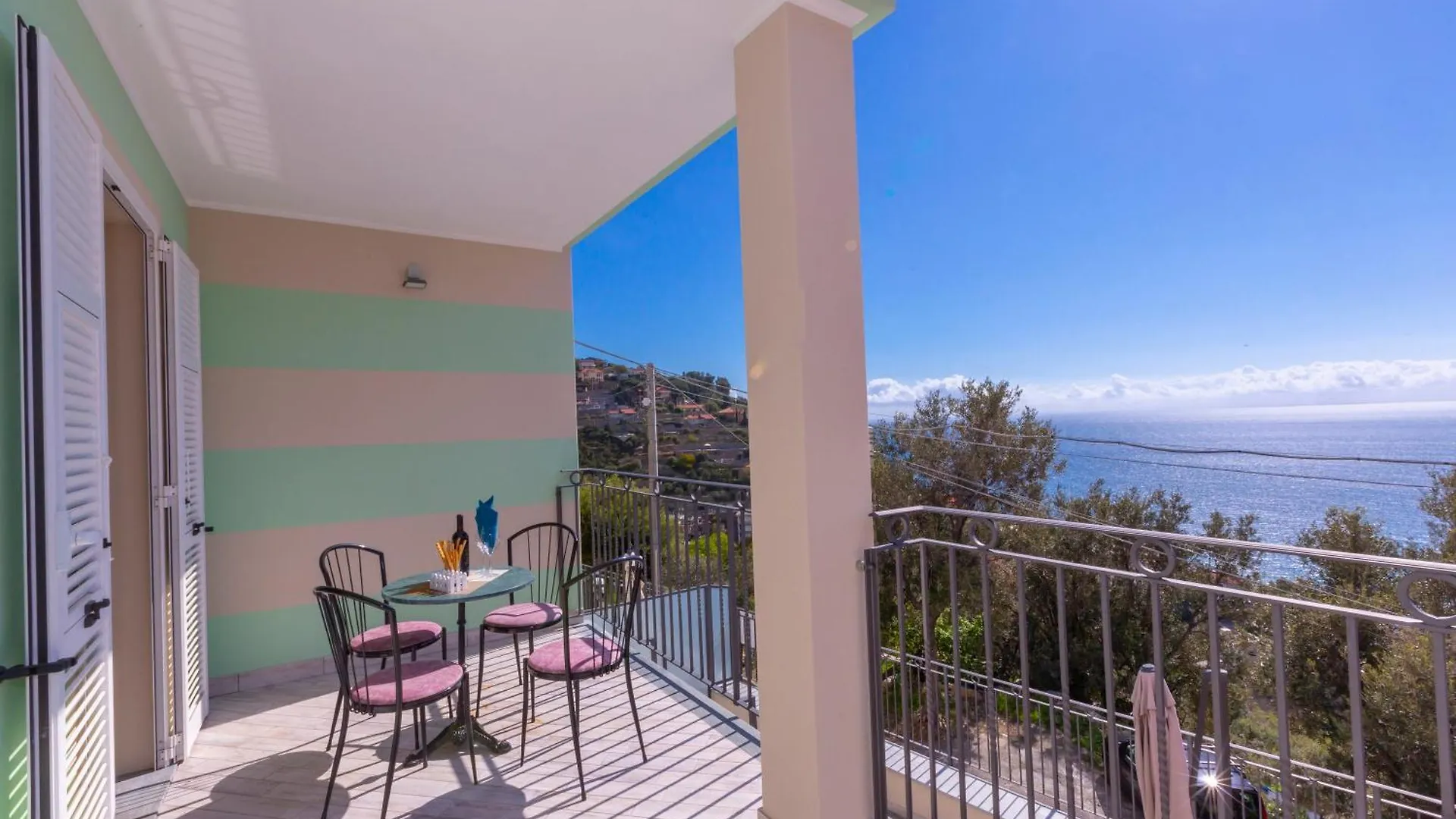 Apartment Serena 2 Amazing Sea View - Happy Rentals Alassio