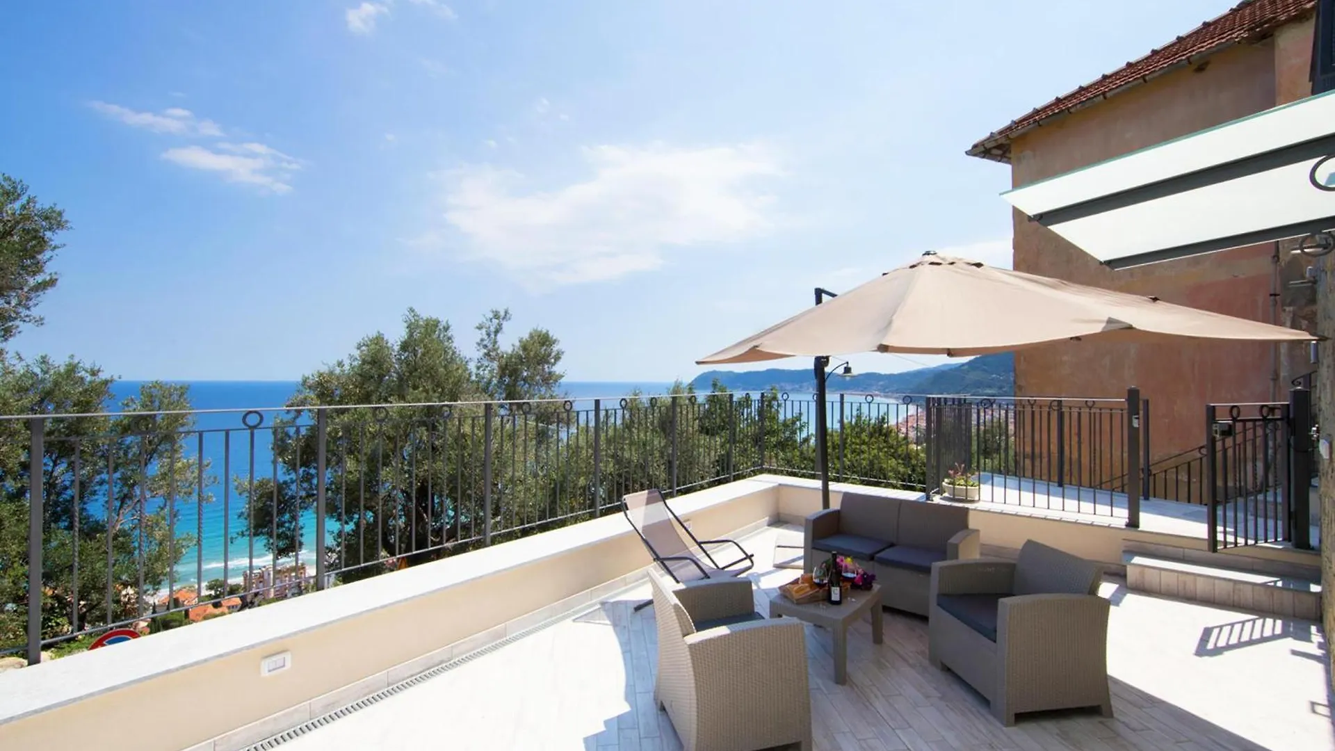 Serena 2 Amazing Sea View - Happy Rentals Alassio 0*,
