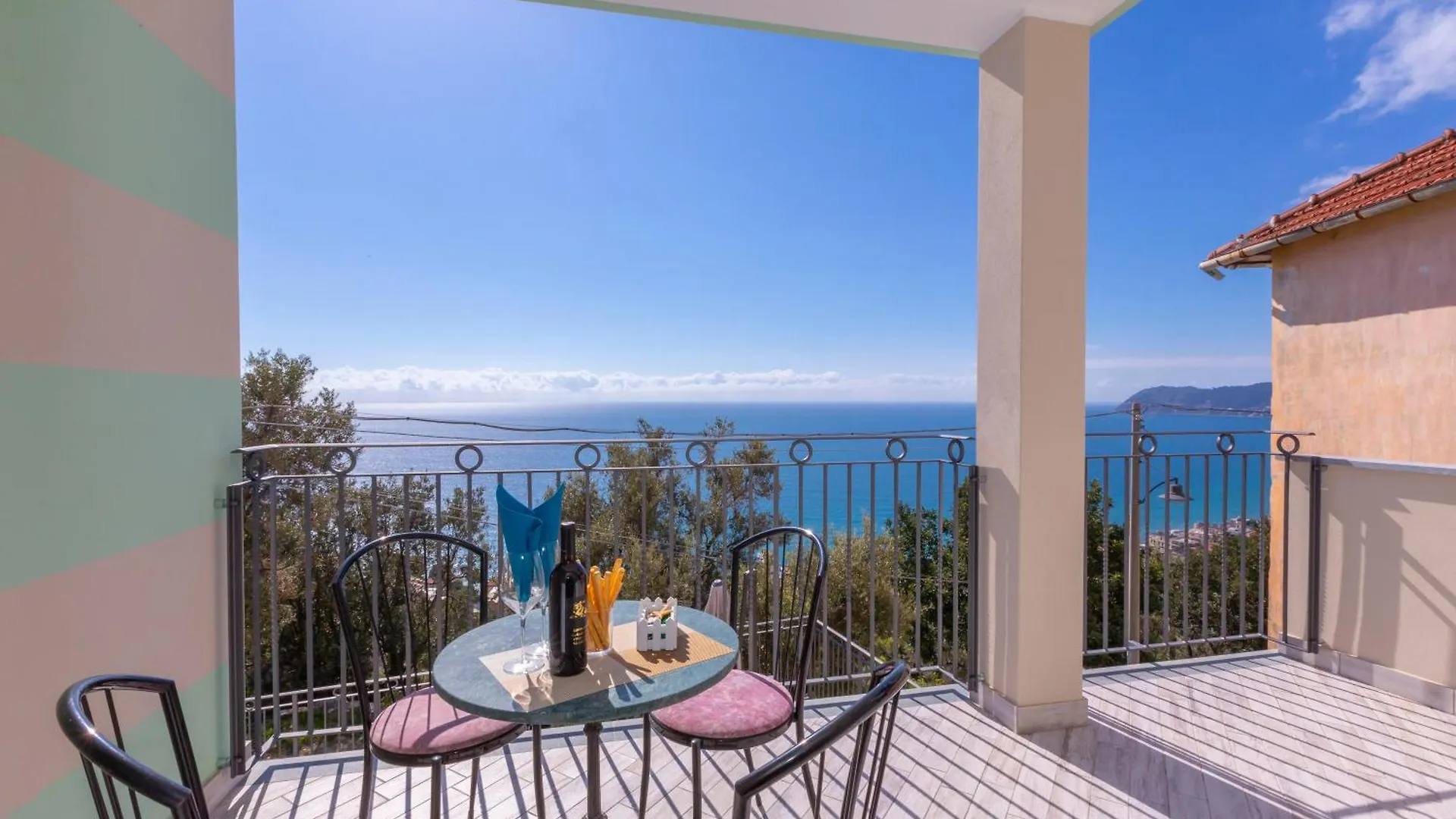 Serena 2 Amazing Sea View - Happy Rentals Alassio
